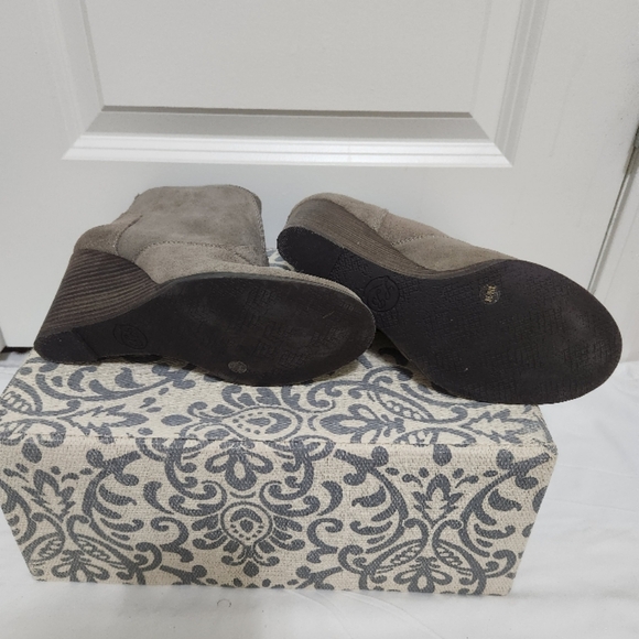 Lucky Brand Suede Wedge Ankle Boots - Picture 4 of 5